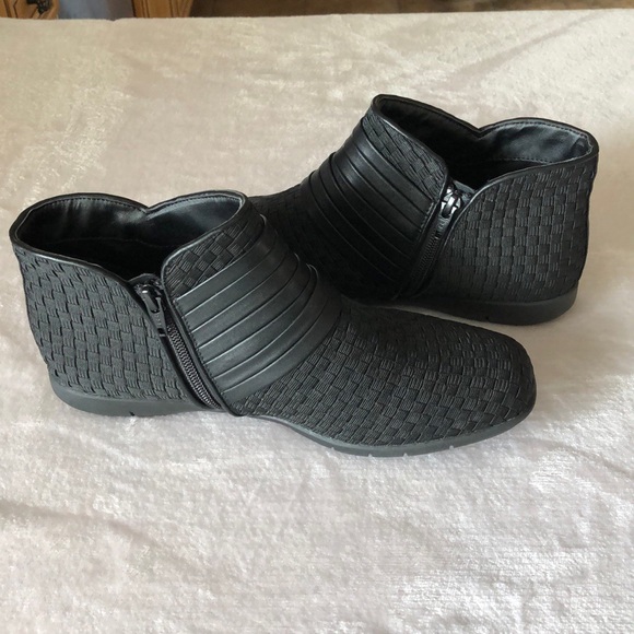 Women's Comfortview The Kayla Bootie 9M Black NEW - Picture 3 of 5